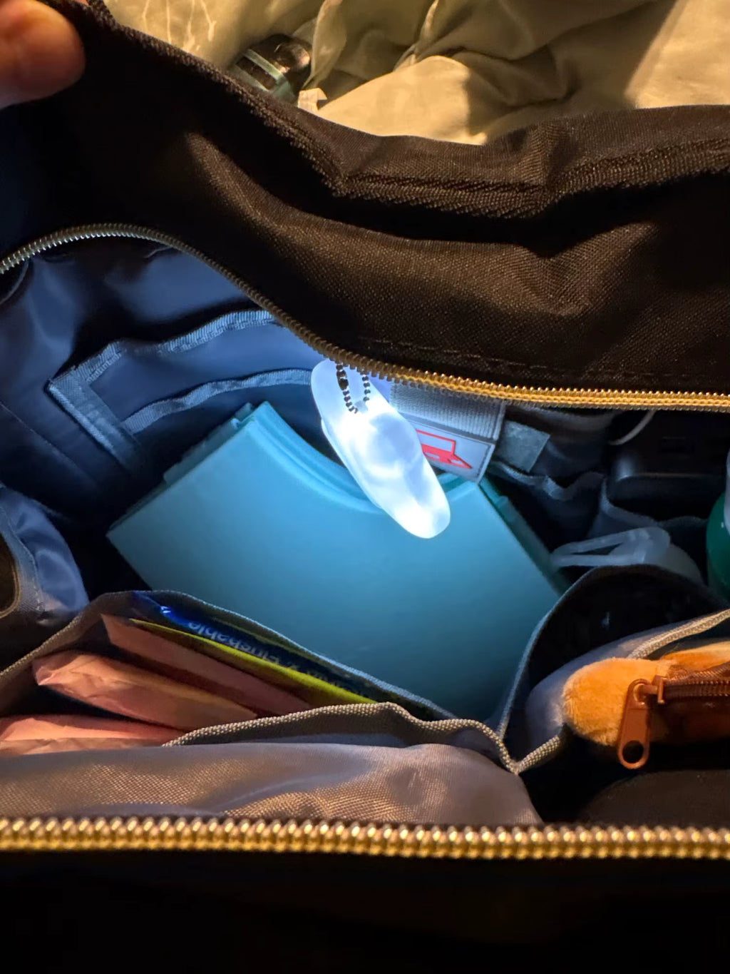 Väsklampa med touch-sensor – alltid ljus när du behöver det